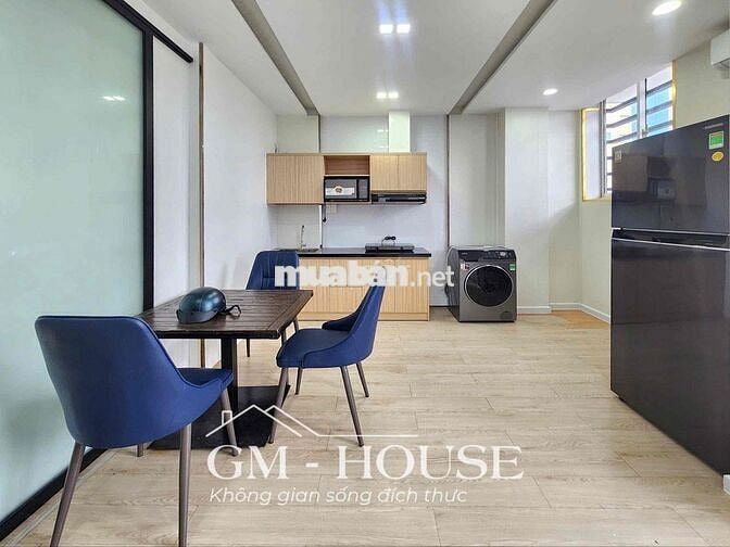 Phòng 60m2 tách bếp có ban công BT