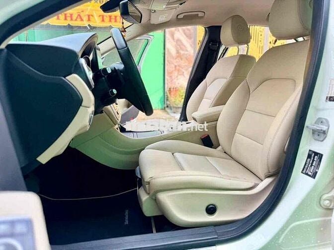 Mercedes-Benz GLA200 2016 Trắng Tự động 7 cấp