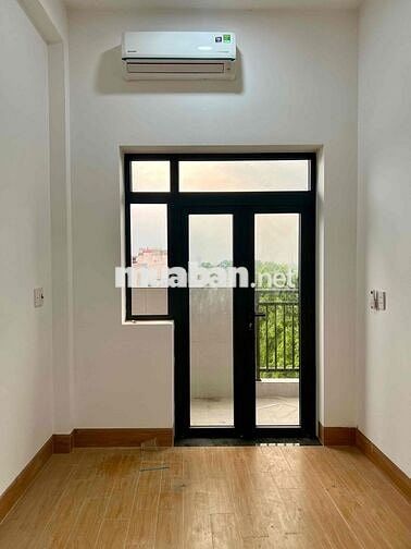 cho thuê phòng trọ ban công riêng Vườn Lài (gần cầu sắt)