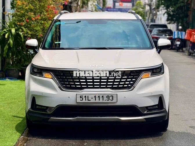 Kia Carnival Premium 2.2D 2023 Trắng Tự động
