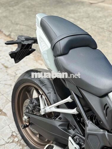 Honda CB650R Xám 4000 km