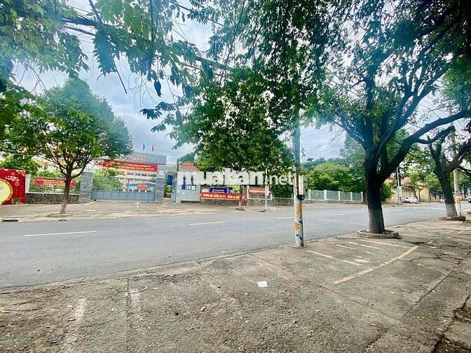 Mặt bằng lớn Hiếm TP Biên Hoà. mở NHÀ HÀNG. caphe