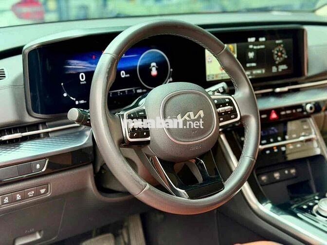 Kia Carnival Premium 2.2D 2023 Trắng Tự động