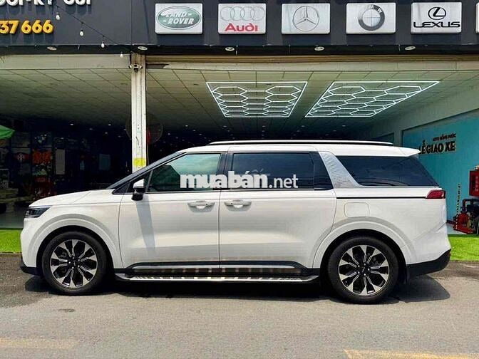 Kia Carnival Premium 2.2D 2023 Trắng Tự động