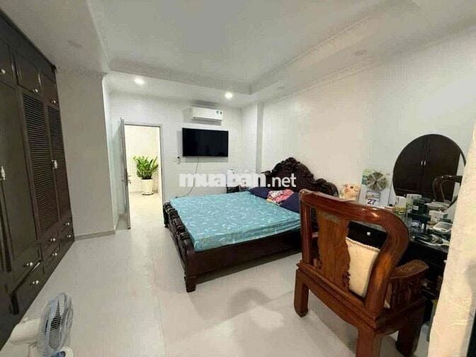 TÔI CẦN BÁN NHANH CĂN BIỆT THỰ 138M2. 4 LẦU. HÀ HUY GIÁP .Q12 . HƠN 10