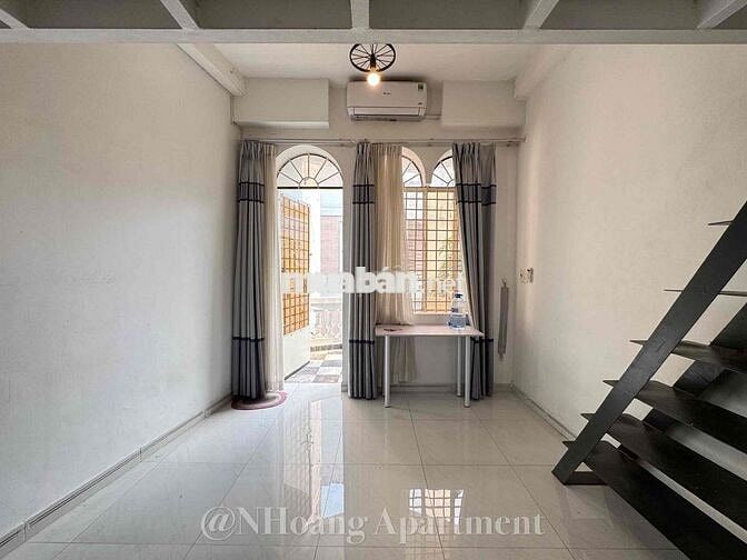 Cho Thuê Phòng Gác Balcon Cửa Sổ 25m2 Full NT 3ng3xe Ngay ĐBP Q3