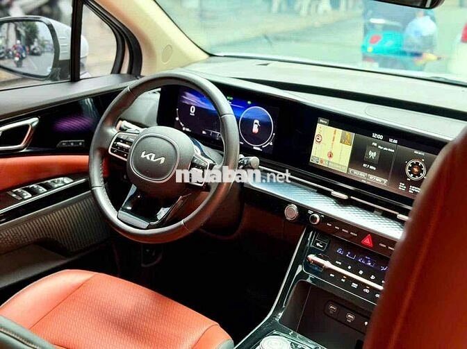 Kia Carnival Premium 2.2D 2023 Trắng Tự động