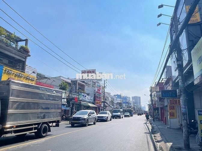 Mặt Tiền Hậu Giang - Gần Ngã Tư Sầm Uất.