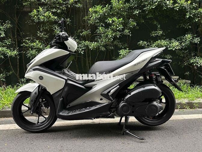 Yamaha NVX 155 ABS Trắng, Smartkey, phanh đĩa sau