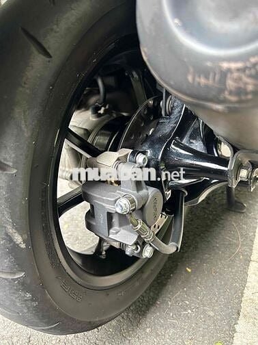 Yamaha NVX 155 ABS Trắng, Smartkey, phanh đĩa sau