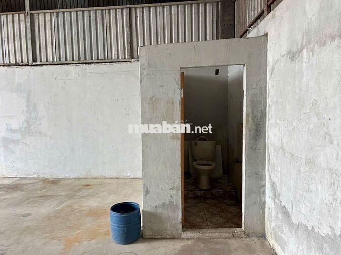 Kho xưởng 200 m² có PCCC và trạm điện 3 pha, nhánh đường Quốc Lộ 91B