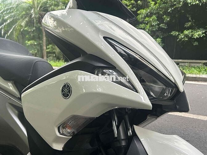 Yamaha NVX 155 ABS Trắng, Smartkey, phanh đĩa sau
