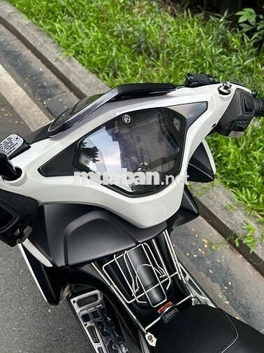 Yamaha NVX 155 ABS Trắng, Smartkey, phanh đĩa sau