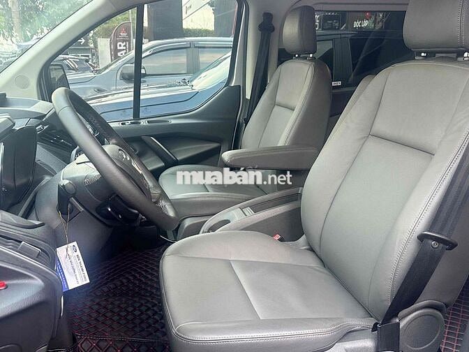 Ford Tourneo Titanium 2019 Bạc 29.000km
