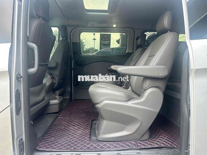Ford Tourneo Titanium 2019 Bạc 29.000km