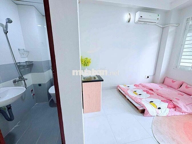 Studio ban công full nt ngay ngã tư hàng xanh tại Nguyễn Văn Thương