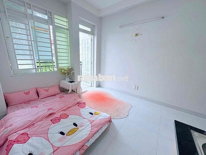 Studio ban công full nt ngay ngã tư hàng xanh tại Nguyễn Văn Thương