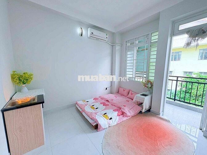 Studio ban công full nt ngay ngã tư hàng xanh tại Nguyễn Văn Thương