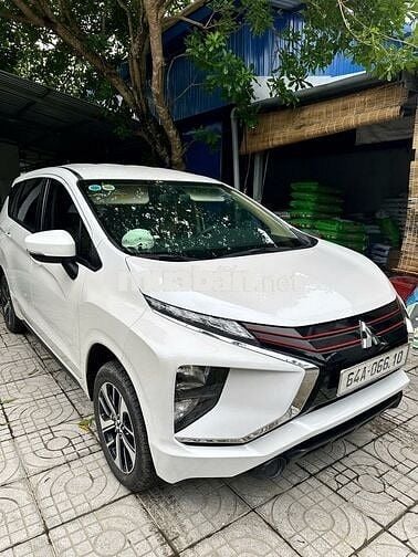 Mitsubishi Xpander 7 chỗ màu Trắng