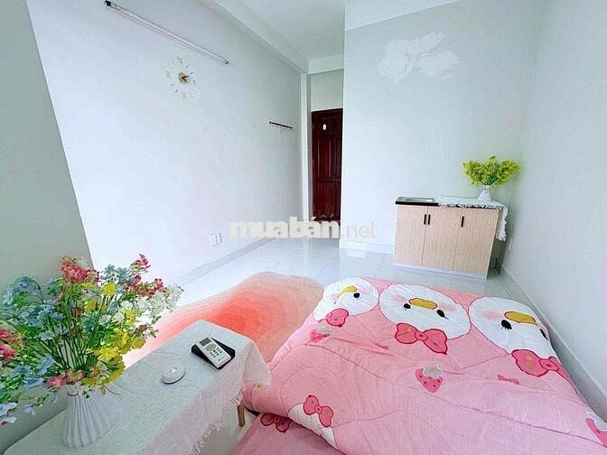 Studio ban công full nt ngay ngã tư hàng xanh tại Nguyễn Văn Thương