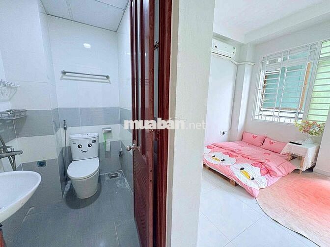 Studio ban công full nt ngay ngã tư hàng xanh tại Nguyễn Văn Thương