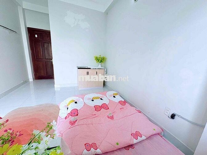 Studio ban công full nt ngay ngã tư hàng xanh tại Nguyễn Văn Thương