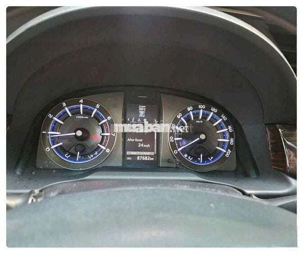 Toyota Innova 2.0G AT 2019 Bạc Tự động