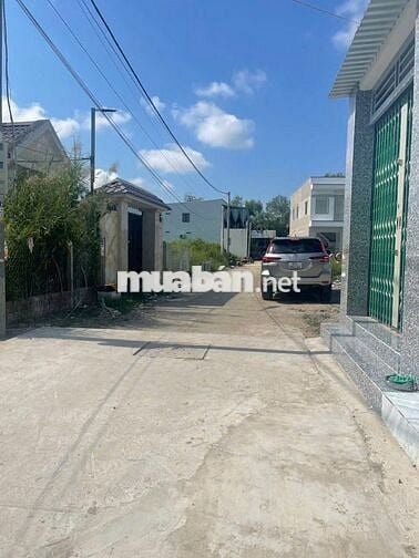 83M2 ĐẤT THỔ CƯ XDTD - GIÁ 1TY450 -HẺM XE HƠI TỚI ĐẤT -ẤP 2 LONG HẬU