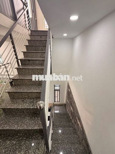 Cho Thuê nhà Phường Tân Sơn Nhì 5 x 6 M Đúc 2,5 Lầu : 2 PN , 2 Wc 