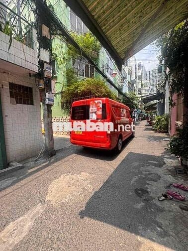 Bán nhà cạnh hẻm xe hơi trung tâm quận 1