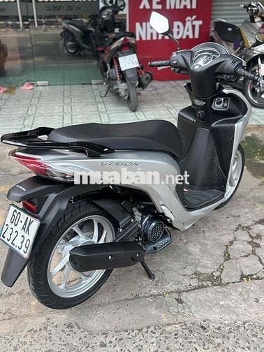 Honda Vision 2024 Cao Cấp màu Bạc