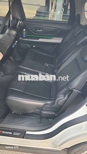 Toyota Veloz Cross Top 2022 Trắng Tự động 7 chỗ