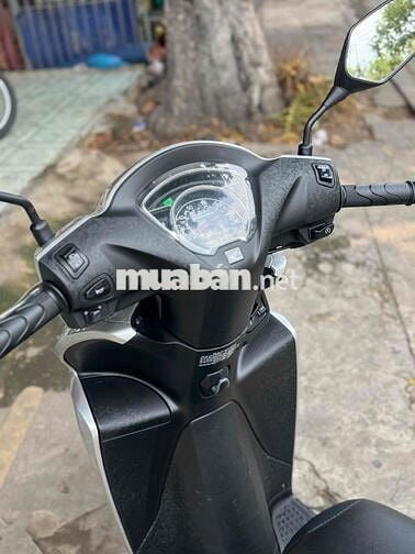 Honda Vision 2024 Cao Cấp màu Bạc