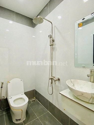 Nhà ngộp bán gấp 1Tỷ850tr Dương Quảng Hàm Gò Vấp. 39m2 Sổ sẵn chủ giữ.