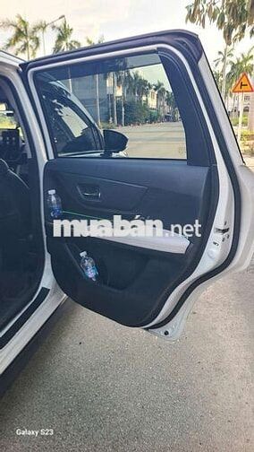 Toyota Veloz Cross Top 2022 Trắng Tự động 7 chỗ