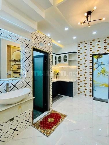 Nhà ngộp bán gấp 1Tỷ850tr Dương Quảng Hàm Gò Vấp. 39m2 Sổ sẵn chủ giữ.