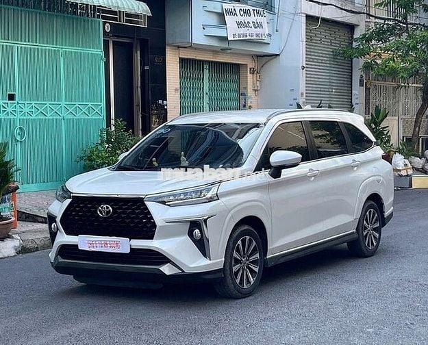 Toyota Veloz 2024 Trắng 7 chỗ 23 ngàn km