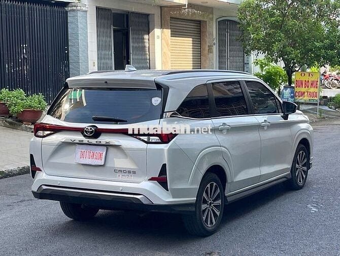 Toyota Veloz 2024 Trắng 7 chỗ 23 ngàn km