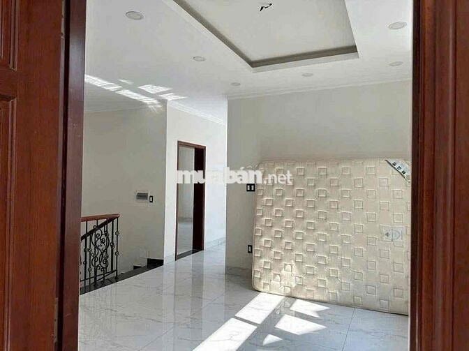Biệt Thự Ngay Phố Đi Bộ  Bạch Đằng 10x25m 1 trệt 2 Lầu có thang máy