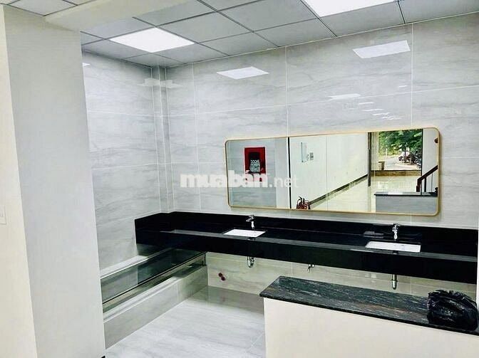 SIÊU PHẨM ỐP KÍNH 86A CAO THẮNG,QUẬN 3.Hầm+thang máy+pccc