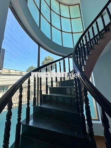 Cho thuê căn Góc Trục Chính Phú Hoà , 325m2 1 trệt 1 Lầu