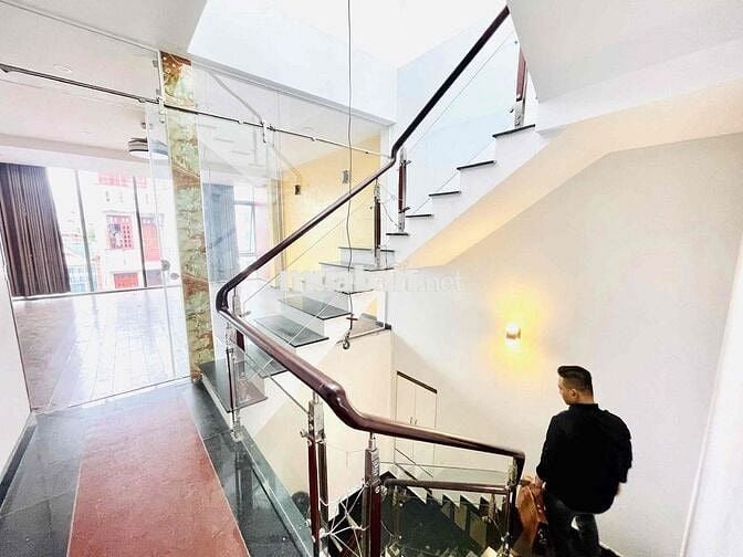 HOT NHÀ ỐP KÍNH ! Nguyễn Đình Chính, 4 tấng trống suốt, DTSD 288m2