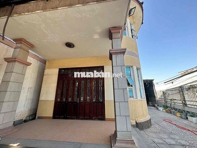 Cho thuê căn Góc Trục Chính Phú Hoà , 325m2 1 trệt 1 Lầu
