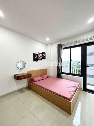 Căn hộ 1 PN , tách bếp , cửa sổ gió trời