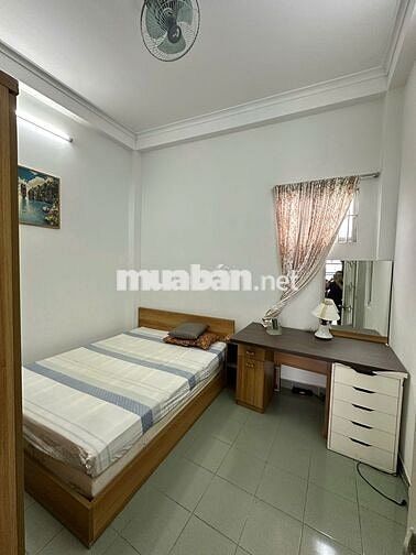 Cho thuê nhà Hẻm 876 CMT8- (5.85 x 11m ) 3 Tầng - 4PN - Chỉ 18tr TL