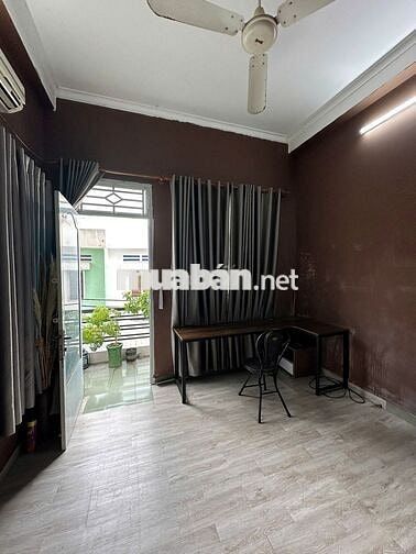 Cho thuê nhà Hẻm 876 CMT8- (5.85 x 11m ) 3 Tầng - 4PN - Chỉ 18tr TL