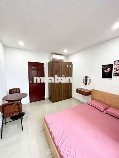 Căn hộ 1 PN , tách bếp , cửa sổ gió trời