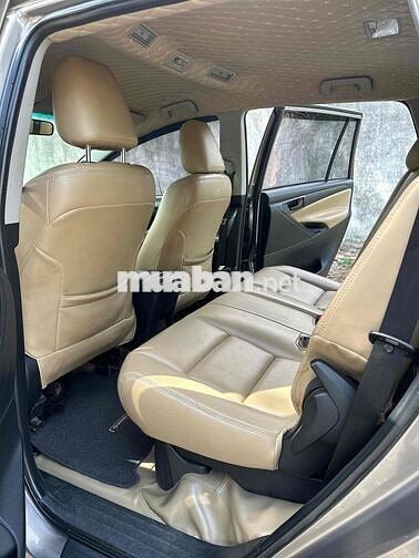 Toyota Innova 2.0E 2018 Số sàn 8 chỗ Nâu