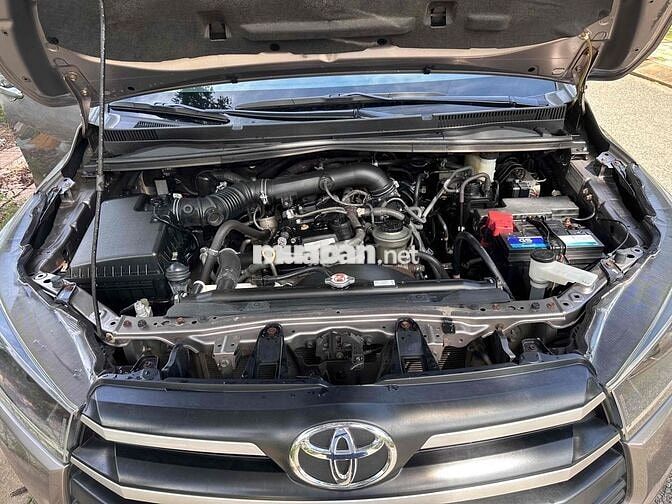 Toyota Innova 2.0E 2018 Số sàn 8 chỗ Nâu