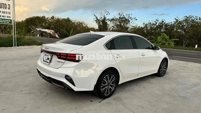 KIA K3 Premium 2.0 AT 2024 Trắng 9.700km